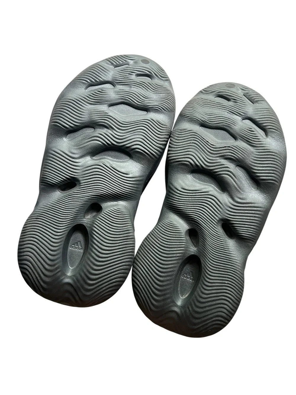 ADIDAS YEEZY Foam Runner Slip-On Shoes in Onyx / Charcoal Men’s 7